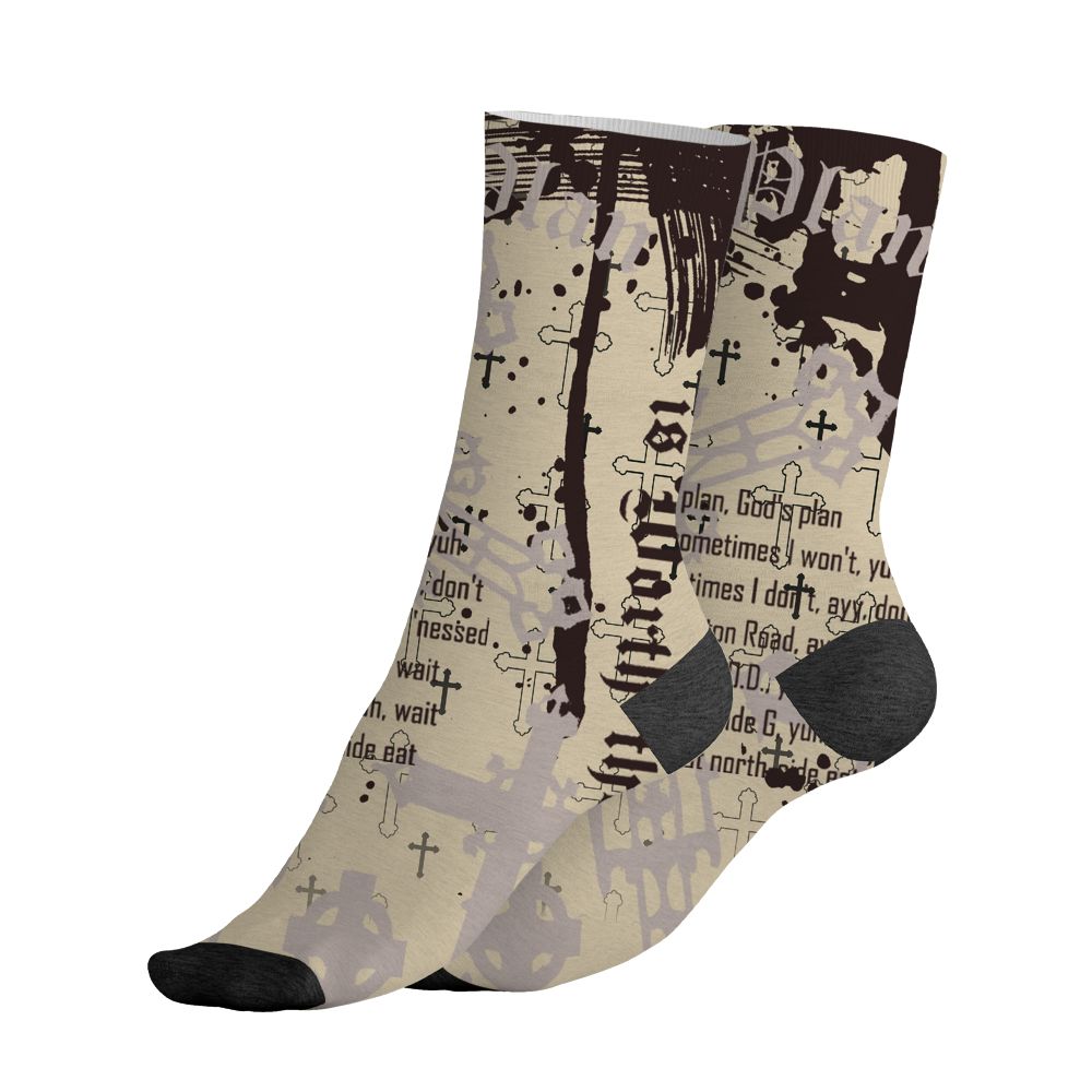 While-You-Were-Sleeping-4s-NastyJamz-Socks-Match-Pattern-God&