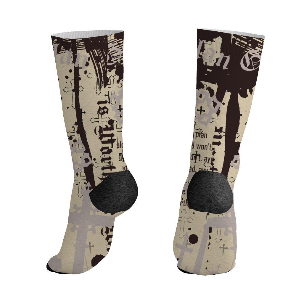 While-You-Were-Sleeping-4s-NastyJamz-Socks-Match-Pattern-God&