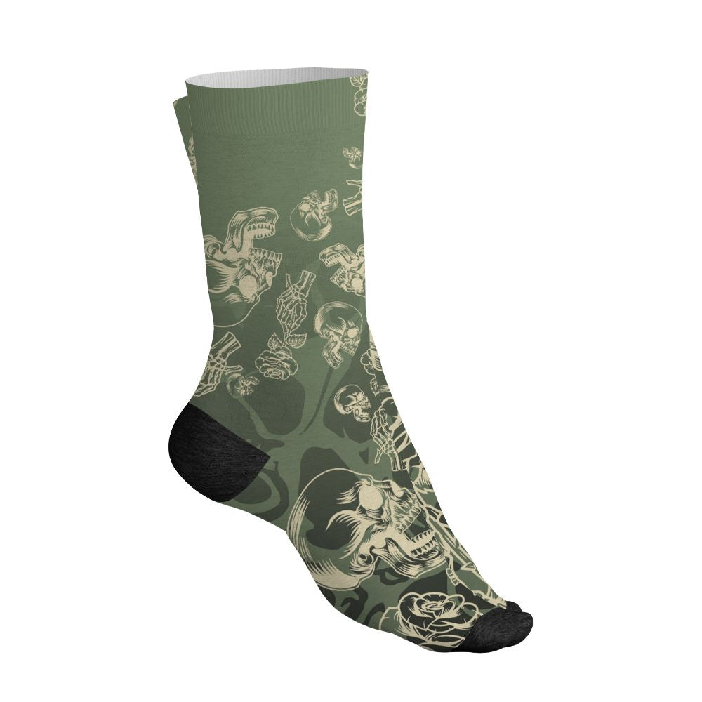Undefeated-4s-NastyJamz-Socks-Match-Skulls-Pattern-All-Over-Print