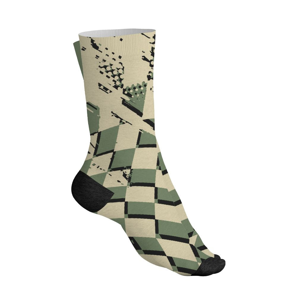 Undefeated-4s-NastyJamz-Socks-Match-Kream-Sneaker-All-Over-Print