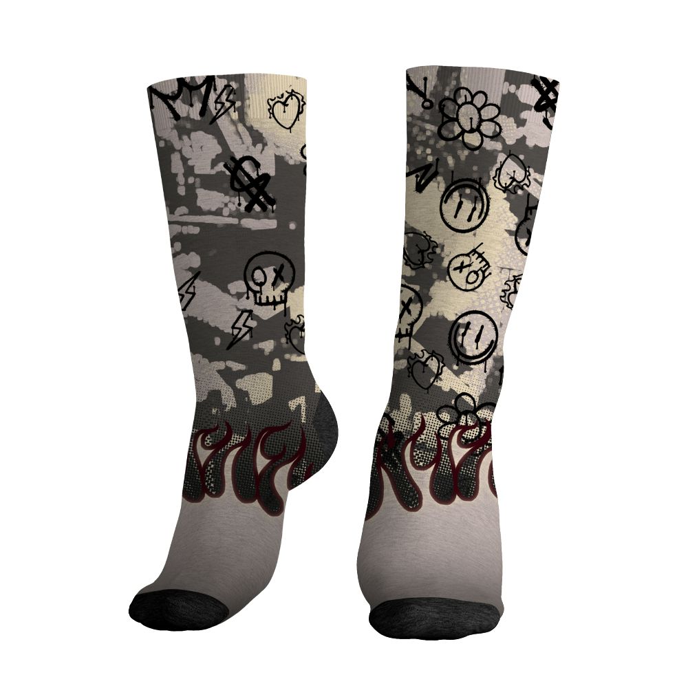 While-You-Were-Sleeping-4s-NastyJamz-Socks-Match-Run-Into-Fear-All-Over-Print