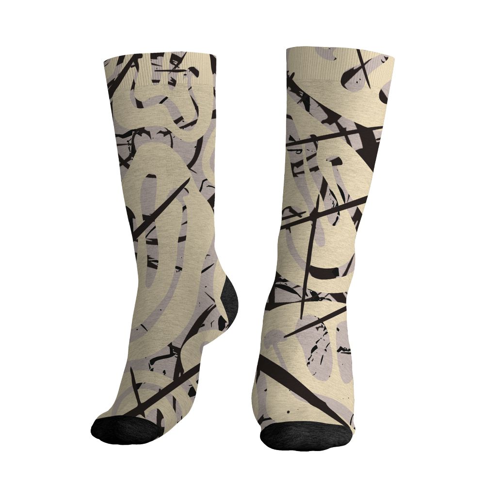 While-You-Were-Sleeping-4s-NastyJamz-Socks-Match-Smile-Through-The-Pain-All-Over-Print