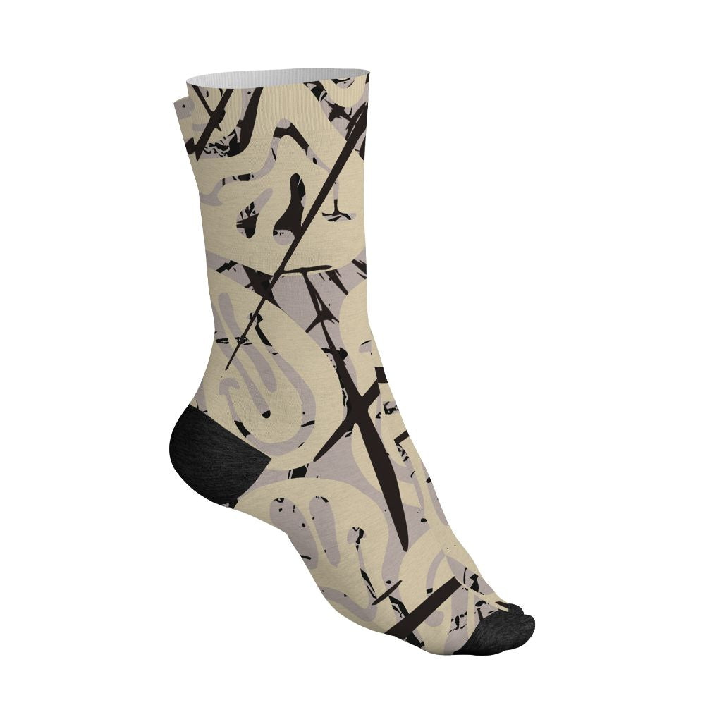 While-You-Were-Sleeping-4s-NastyJamz-Socks-Match-Smile-Through-The-Pain-All-Over-Print