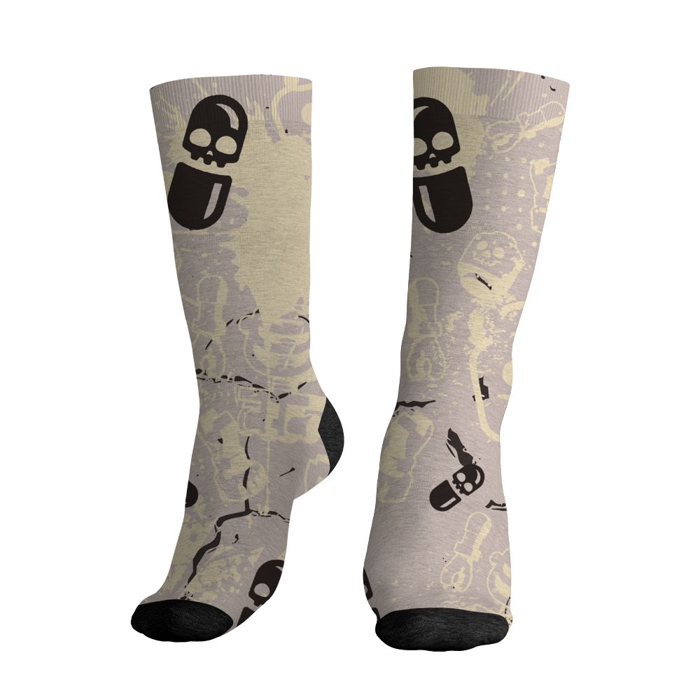 While-You-Were-Sleeping-4s-NastyJamz-Socks-Match-Glowing-Heart-Inside-All-Over-Print