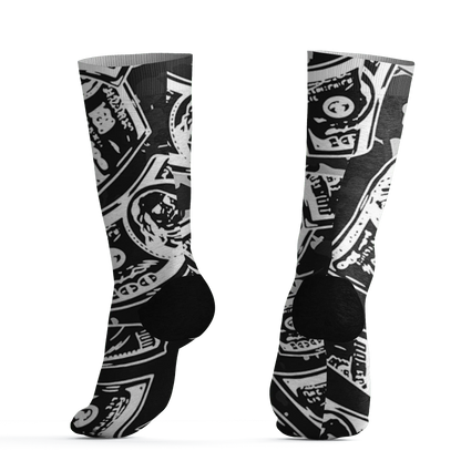 White-Thunder-4s-Socks-Match-Money-Motive-BER-3D