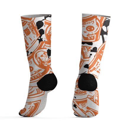 AM-TW-White-Orange-Socks-Match-Money-Motive-BER-3D