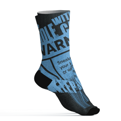AM-Plus-Black-Univercitii-Blue-Socks-Match-Sneaker-Addict-3D-Warning