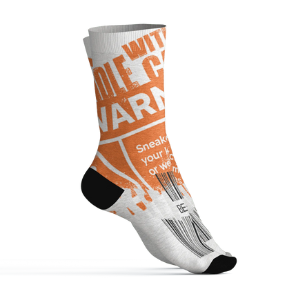 AM-TW-White-Orange-Socks-Match-Sneaker-Addict-3D-Warning
